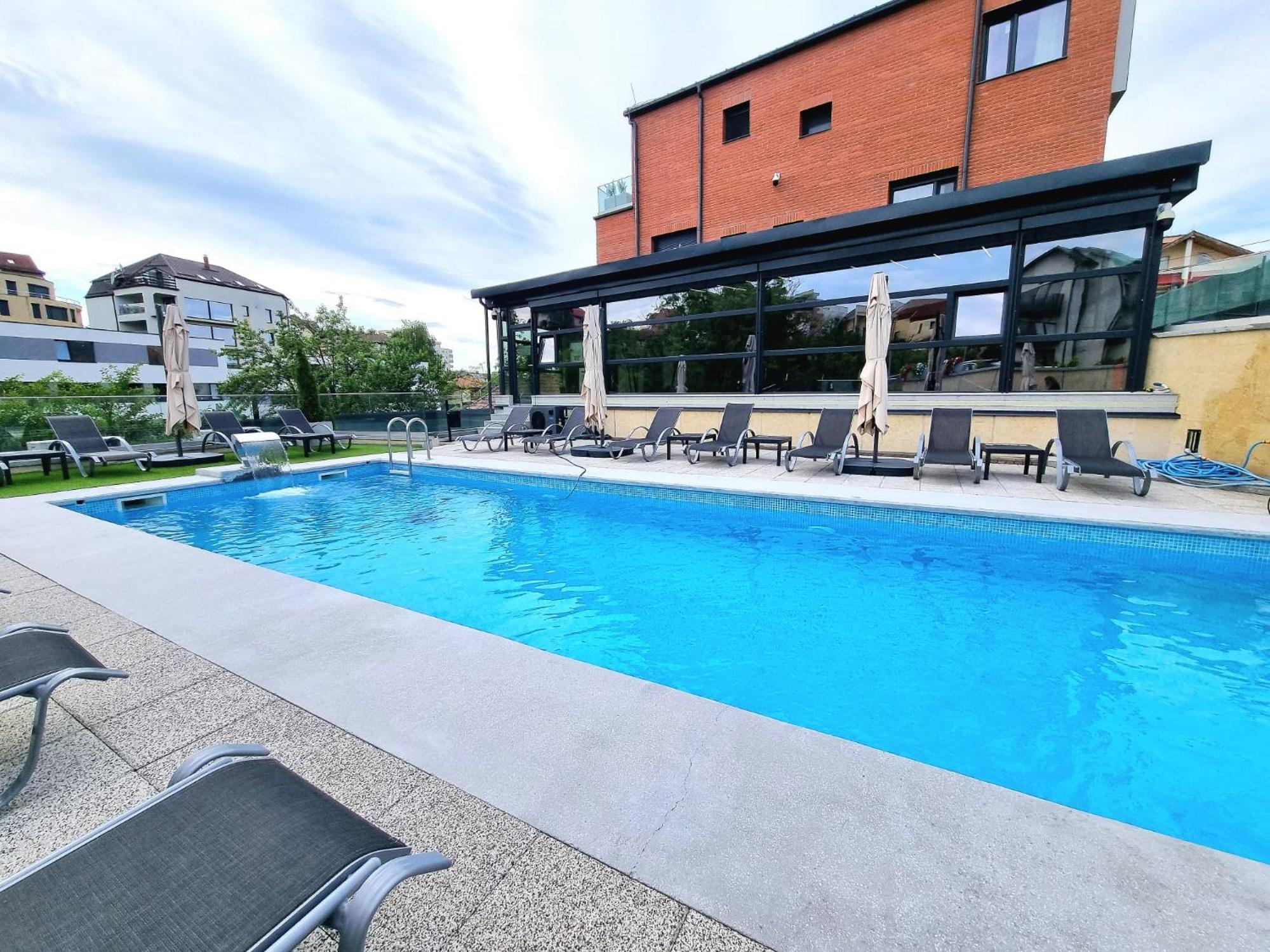 Panorama Deluxe Aparthotel Cluj-Napoca Exterior foto